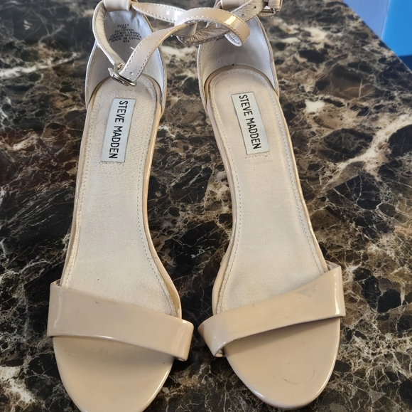 Heel - Picture 3 of 4